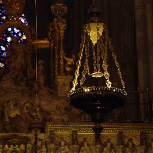 Guided tour of the Toledo Cathedral (Input no included) - Pause at the main chapel and its 16th-century altarpiece