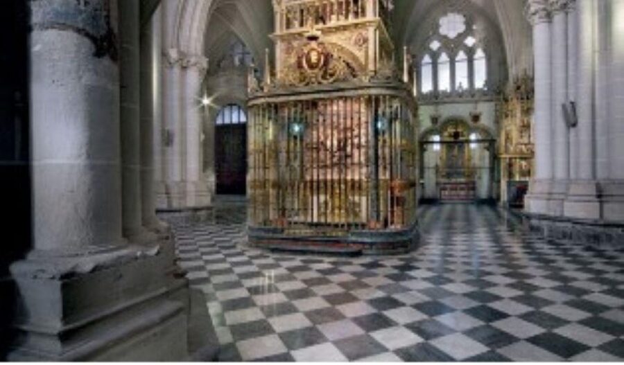 Guided tour of the Toledo Cathedral (Input no included) - See the monstrance made for Corpus Christi