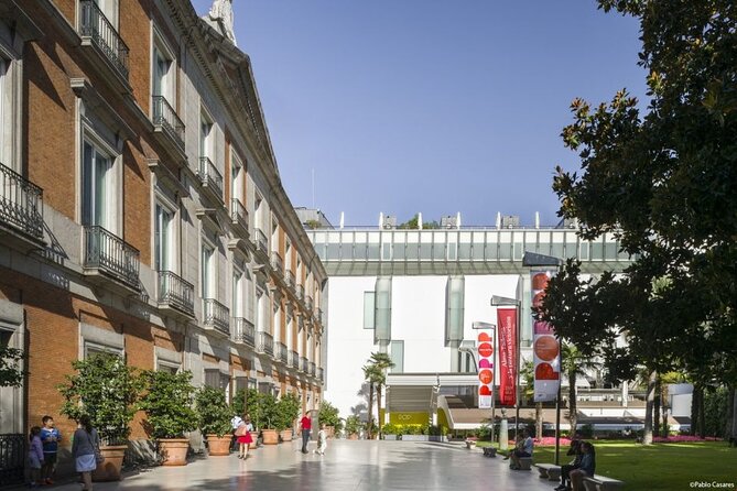 Guided Tour Thyssen Museum Skip the Line - Language is the main point to check