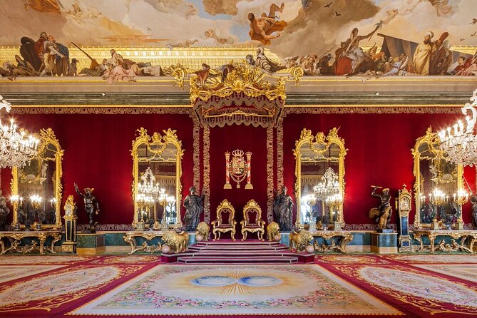 Guided tour to the Royal Palace of Madrid - The price and the important admission question
