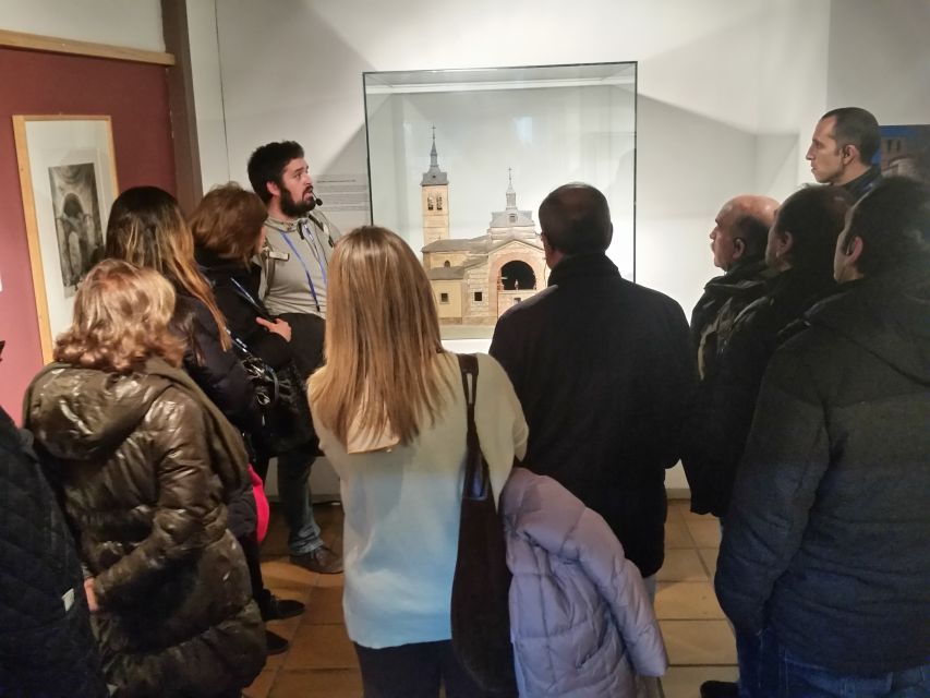 Highlights of Madrid: Walking Tour with Private Guide - Key points at a glance