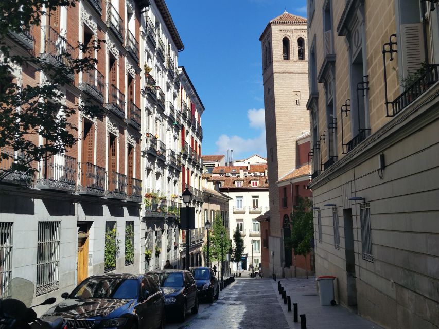 Highlights of Madrid: Walking Tour with Private Guide - San Antonio de la Florida and the Moro Gardens