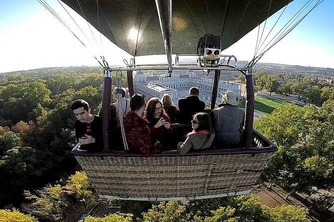 Hot-Air Balloon Ride over Aranjuez with Optional Transport from Madrid - Who will enjoy this morning most?