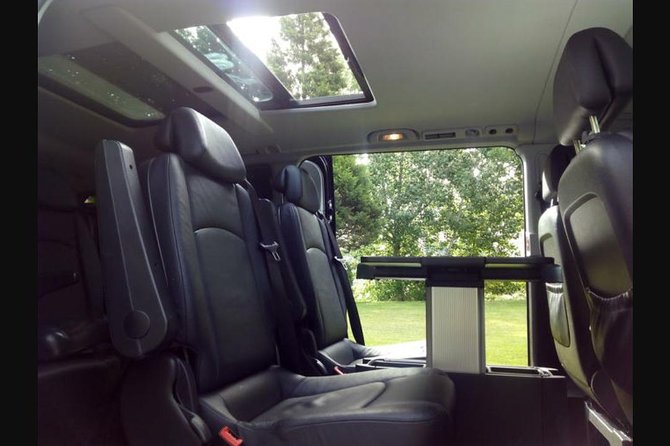 Hotel Madrid City Private Transfer To Madrid Barajas Airport - Communication, WhatsApp, and language limits