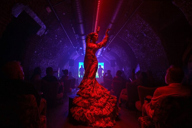 Intimate Flamenco Show & Spanish Drink in Madrid at La Carmela - Key points at a glance