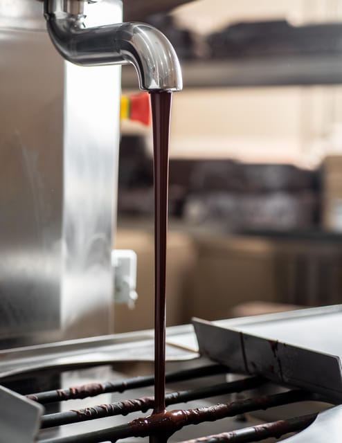 KAIACAO Bean to Bar and Design your own chocolate experience - A small group makes the lesson easier to follow