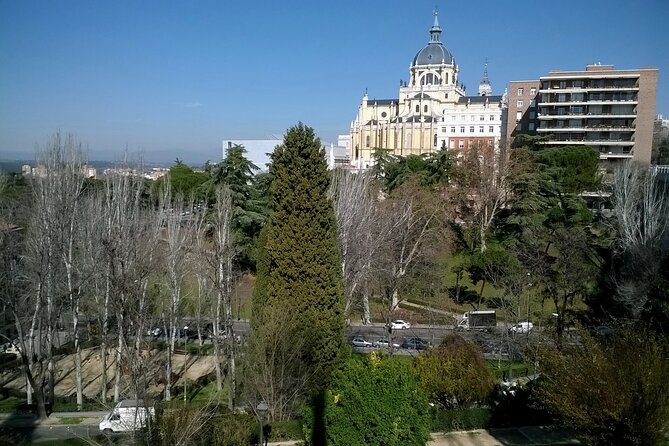 La Latina to Madrid Guided Tour with Breakfast - Puerta del Sol and Hapsburg Madrid