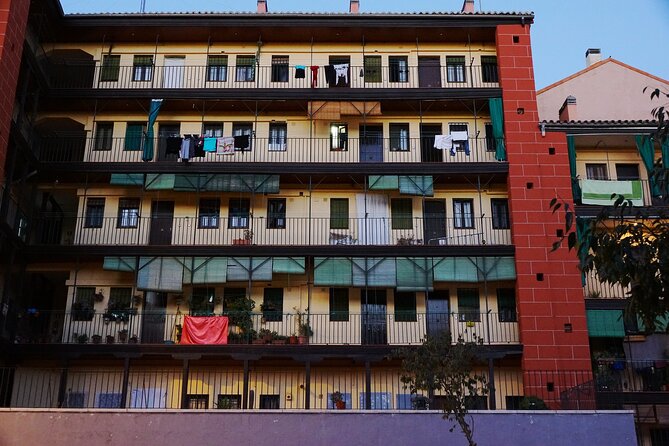 Lavapiés: The most multicultural neighbourhood of Madrid, Private Walking Tour - House of Sombrerete and the corrala homes