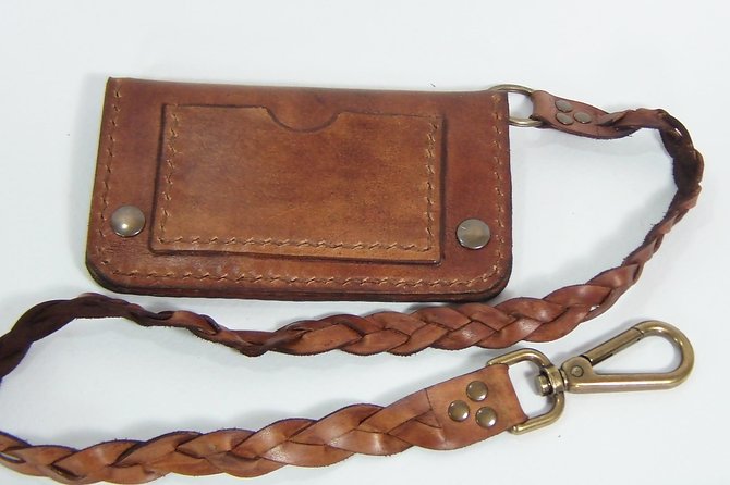Leathercraft Workshop in the Rastro of Madrid - How long the three hours feel