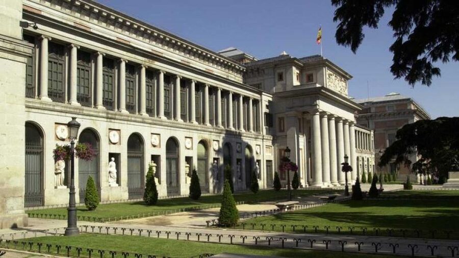 Madrid: 1.5-Hour City Highlights Guided Walking Tour - Plaza Mayor and Plaza de la Villa