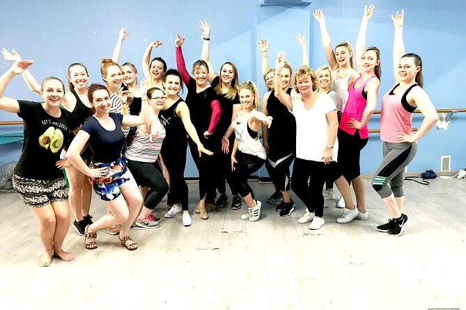 Madrid: 1-Hour Flamenco Class Experience - Why the studio setting adds value