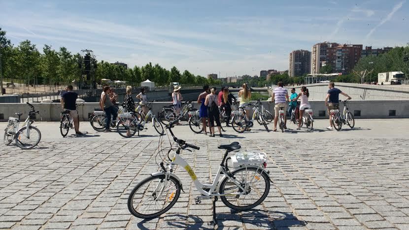 Madrid: 3-Hour Sightseeing Tour by Electric Bike - Starting at Plaza San Miguel and entering old Madrid