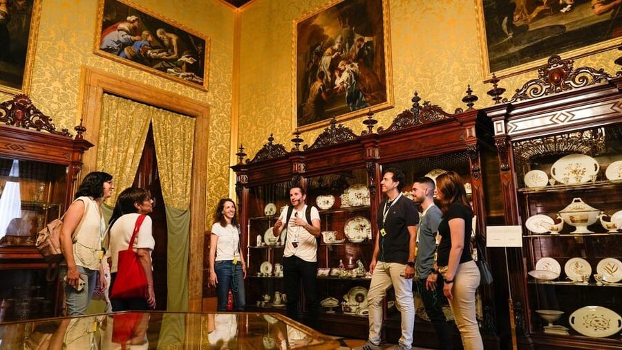 Madrid: 4-Hour Bus Tour with Royal Palace Admission - Paseo del Prado, Cibeles, and Puerta de Alcalá