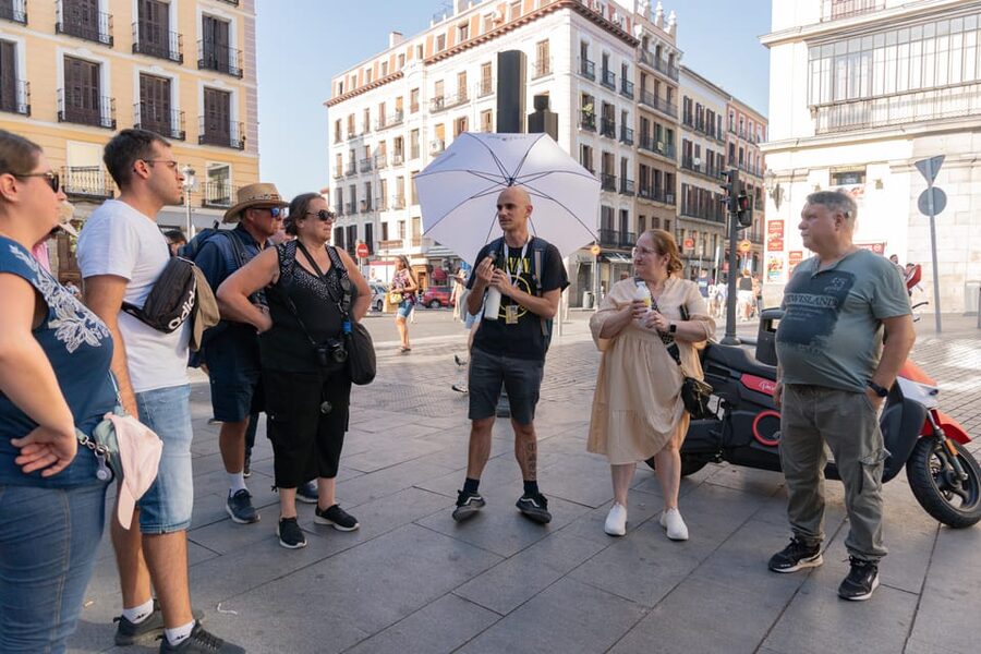 Madrid: Afternoon Royal Palace and Almudena Cathedral Tour - The Royal Palace and its 3,418 rooms