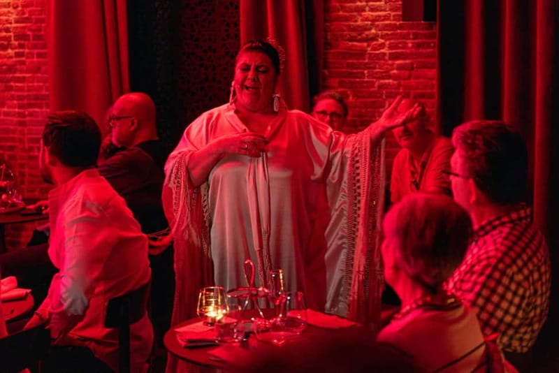 Madrid: Authentic Flamenco at Flamenco de Leones with drink - The rhythm of the evening