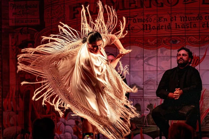 Madrid: Authentic Flamenco at Flamenco de Leones with drink - What happens when you arrive