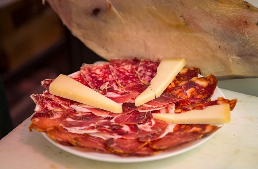 Madrid: Authentic Tapas Evening Tour with a side of History - Key points to know before you book