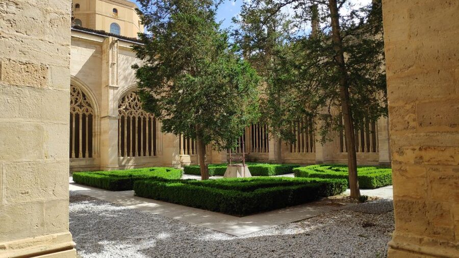 Madrid: Avila and Segovia Day Trip with Tickets to Monuments - Walking, weather, and family appeal