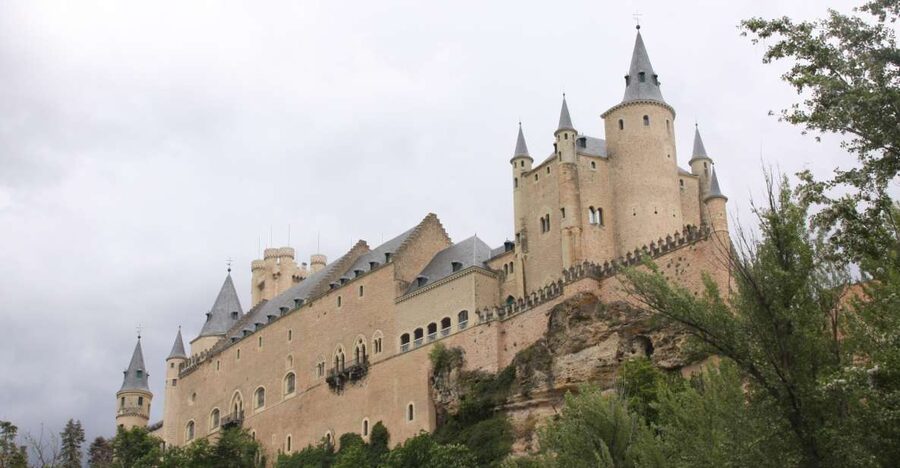 Madrid: Avila and Segovia Day Trip with Tickets to Monuments - Avila’s walls and the feel of a medieval city