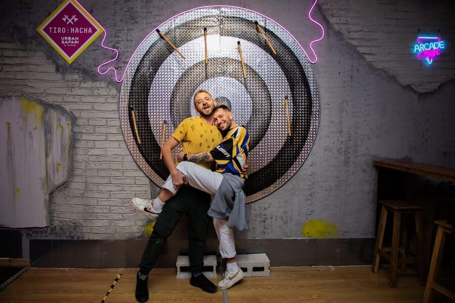 Madrid: Axe Throwing Challenge - Getting started at Calle Delicias 9