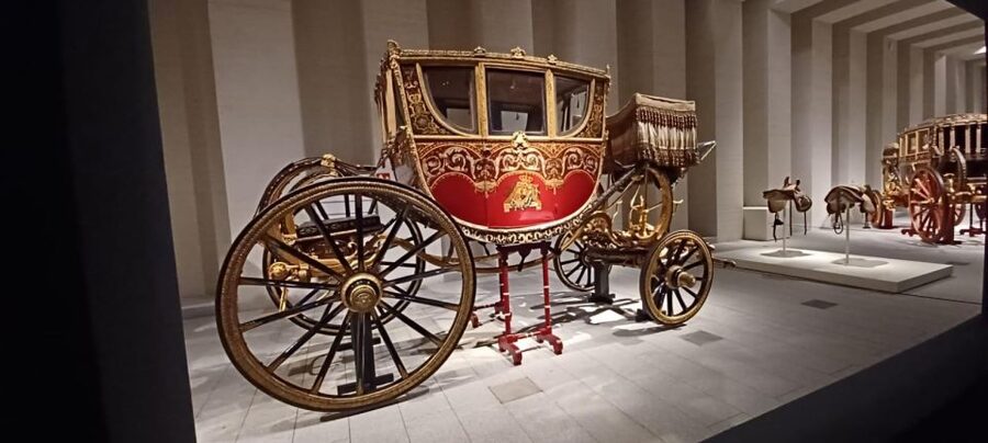 Madrid: Basic Guided Tour of the Royal Collections Gallery - Carlos III’s apartments and stuccoed rooms