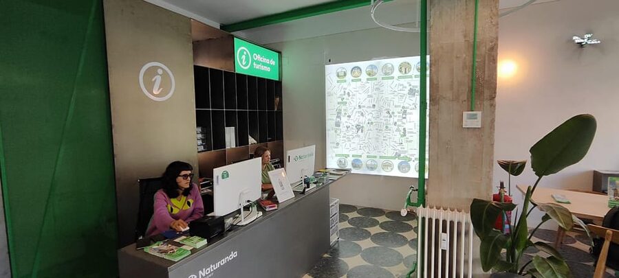 Madrid: bike rental - Riding toward Retiro Park