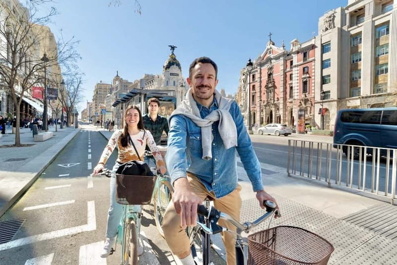 Madrid by bike + PhotoShooting - Why this bike tour works well in Madrid