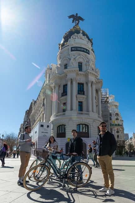 Madrid by bike + PhotoShooting - Starting near Gran Vía on Valverde Street