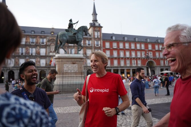 Madrid by Night: Tapas Crawl, Local Drinks & Hidden Gems - La Latina is the heart of the evening