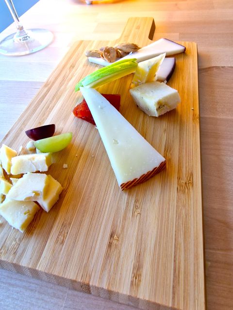 Madrid: cheese tasting with wine pairing. - Should you book it?