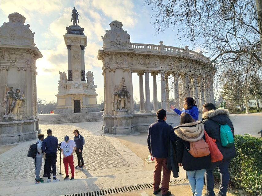 Madrid: Cibeles Rooftop & Retiro Park Guided Walking Tour - Key points to know before booking