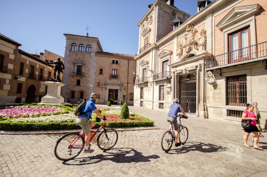 Madrid City Guided Bike/E-Bike Tour for Small Groups - From Salamanca to Chueca and Malasaña