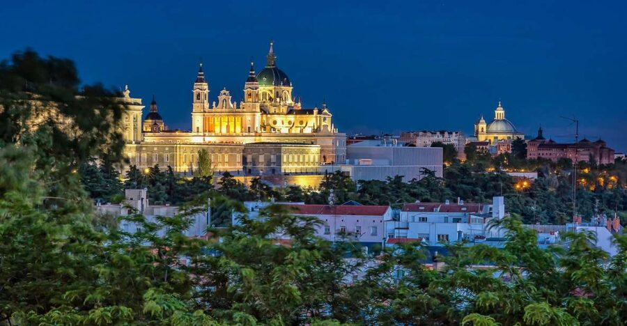 Madrid: City Highlights Guided Walking Tour - Why this Madrid walking tour works as an introduction
