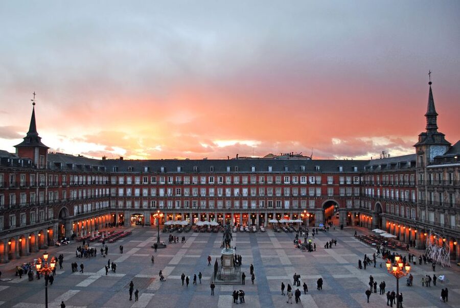 Madrid: City Highlights Guided Walking Tour - Meeting at El Aleph and starting near Debod Temple