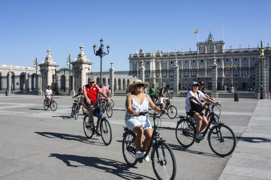 Madrid: City Highlights Private Bike Tour - What the guide adds to the ride