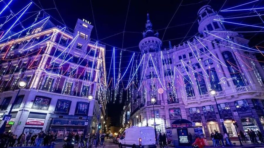 Madrid: City Highlights Tuk-Tuk Tour (2 hours) - Retiro, Puerta de Alcalá, and Salamanca