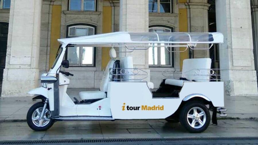 Madrid: City Highlights Tuk Tuk Tour - Puerta de Alcalá and the Paseo del Prado
