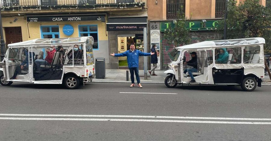 Madrid: City Highlights Tuk Tuk Tour - Starting in Los Jerónimos and reaching Retiro Park