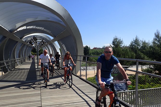 Madrid City Tour | Regular Bike or E-Bike | Reduced Groups - Regular bicycle or e-bike?