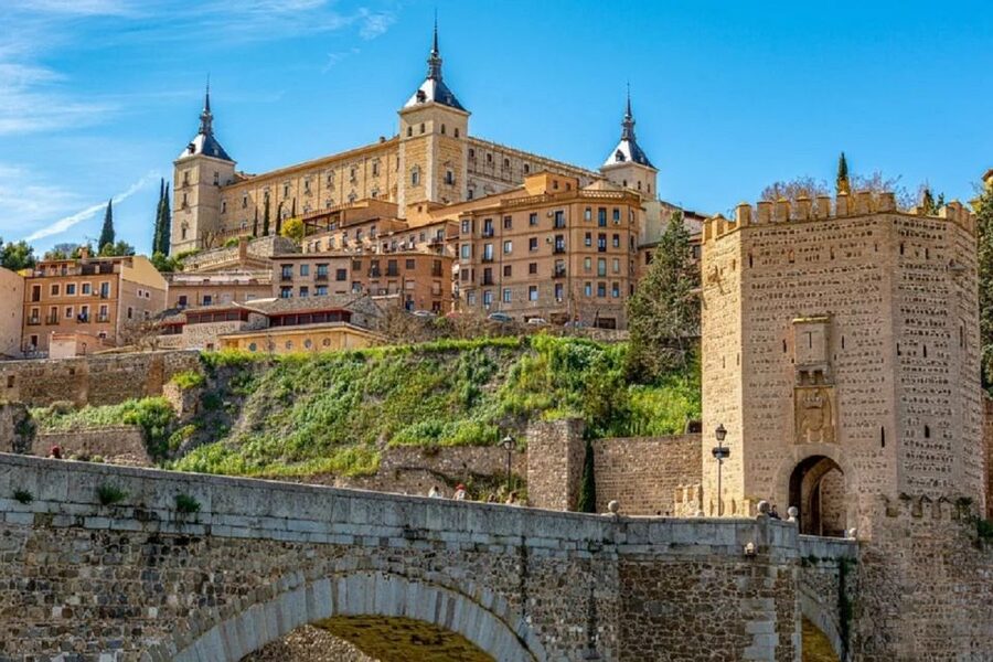 Madrid: Day Trip to Toledo with Walking Tour & Small Group - Why Toledo works well as a day trip from Madrid