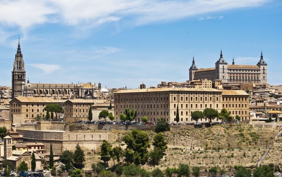 Madrid: Day Trip to Toledo with Walking Tour & Small Group - Seeing Toledo from the panoramic bus