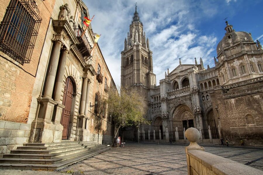 Madrid: Day Trip to Toledo with Walking Tour & Small Group - Santa María la Blanca and Toledo’s Jewish Quarter