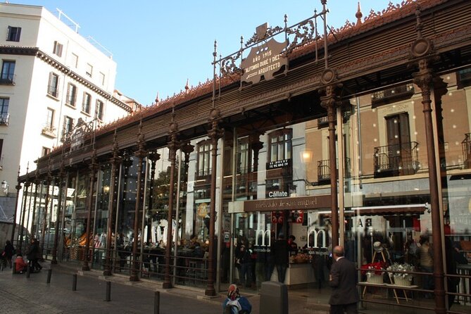Madrid Discoveries Private Tour - Plaza de Oriente and the Royal Palace district