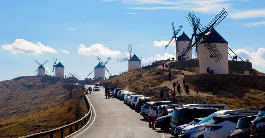 Madrid: Don Quixote de la Mancha Windmills & Toledo Tour - Cerro Calderico and the giants of Don Quixote