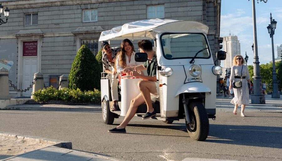 Madrid: Eco-Friendly, Private, and Unique Tuk Tuk Experience - Why an electric tuk tuk works well in Madrid