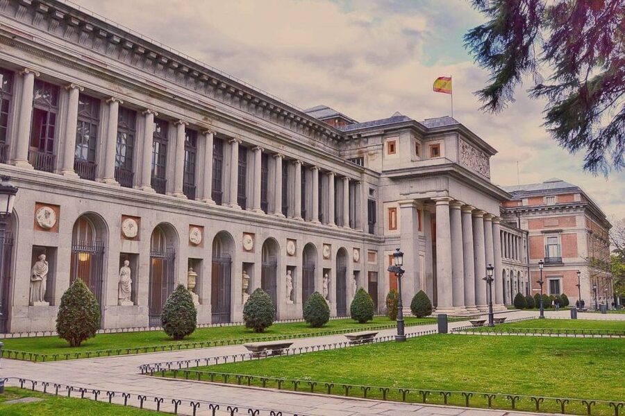 Madrid: El Prado Museum and the Royal Palace Guided Tour - Key points to know before booking