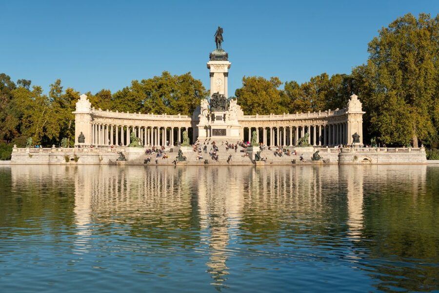 Madrid: El Retiro Park Self-Guided Audio Tour - Why El Retiro works well with an audio walk