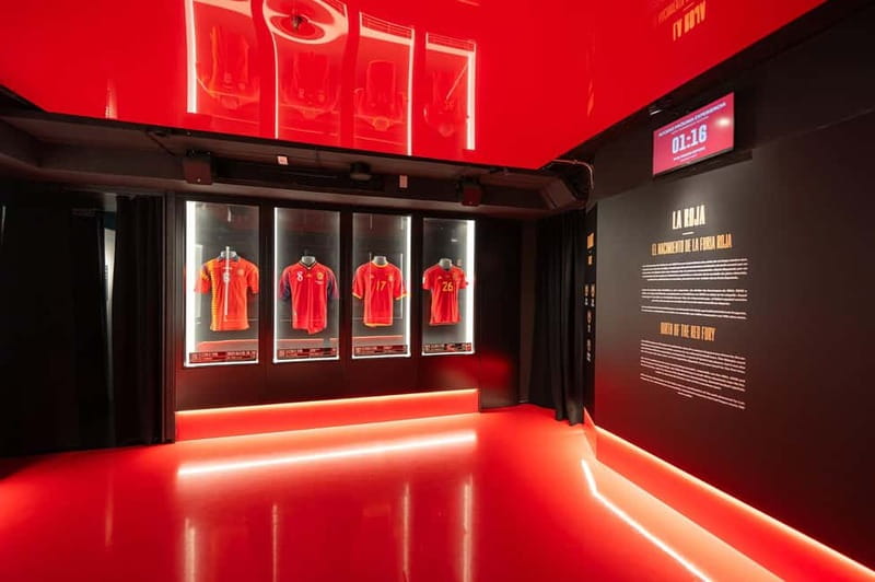 Madrid: Entry Ticket to Legends The Home of Football Museum - VR games and the hands-on side