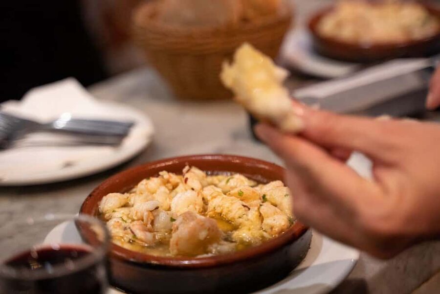 Madrid: Evening Tapas Tour with 5 Delicious Stops & Drinks - La Latina for Madroño liquor and chorizo