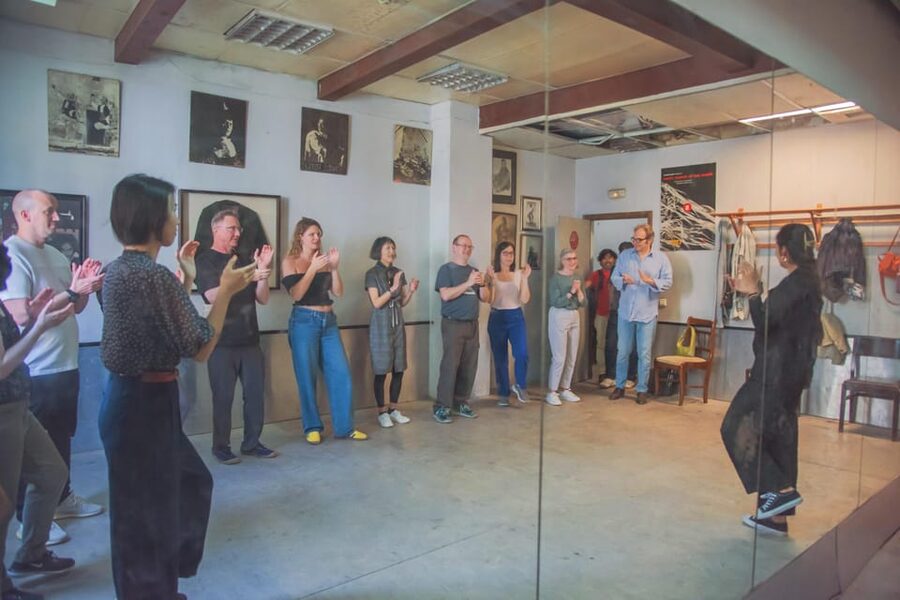 Madrid: Flamenco Class Experience - Learning footwork, hips, and clapping